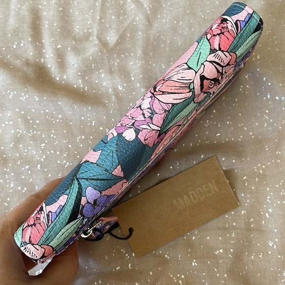 Brand New Steve Madden Pink Floral Print Box Logo Bar Silver Tone Trifold Wallet - Picture 8 of 14